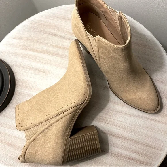 Francesca’s Ankle Booties - Picture 2 of 3